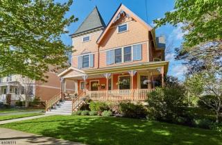 11 Clinton Ave, Maplewood NJ  07040-2128 exterior