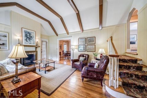689 Cumberland Cir, Atlanta GA  30306-3256 exterior