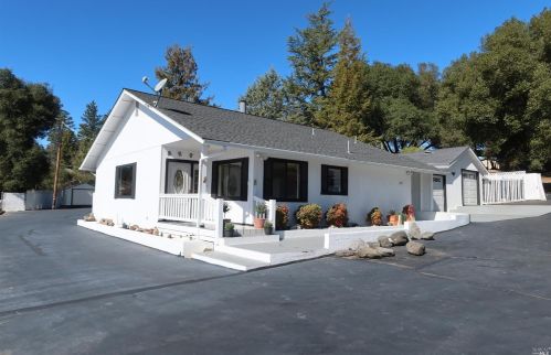 1800 Sanford Ranch Rd, Ukiah, CA 95482-5299