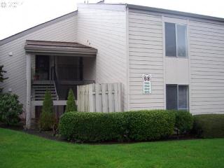 9942 Trapper Ter, Beaverton, OR 97008-7806