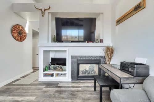 19312 58 Pl, Denver CO 80019-2027 exterior