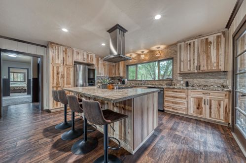 229 Pecks Valley Rd, Almanor CA  95947-9739 exterior