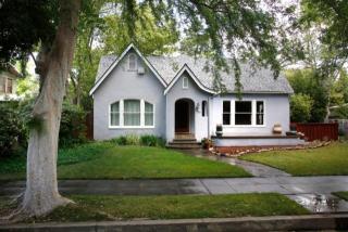 717 Carmen Ave, Fresno, CA 93728-1802