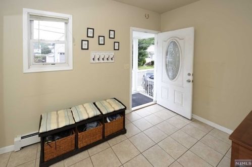 53 Gordon St, Ridgefield Park, NJ 07660-1112