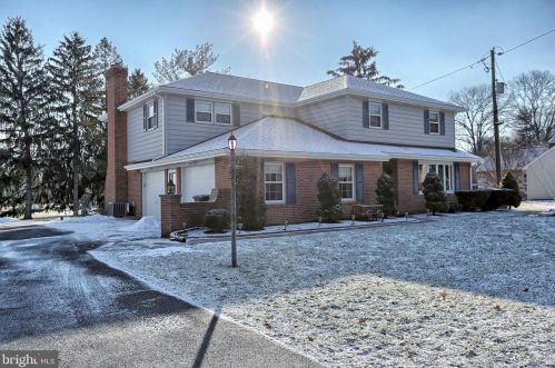 631 Barr Blvd, Lancaster, PA 17603-2342