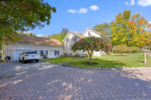 361 Elm St, Upper Stepney CT  06468-2207 exterior