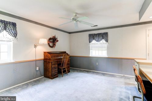 173 Valleybrook Dr, Lancaster PA  17601-4619 exterior