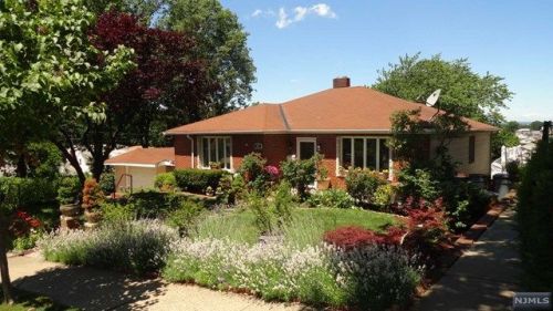 45 Highland Ave, Outwater, NJ 07026-1019