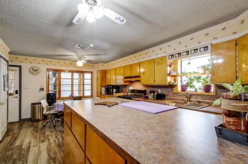 6599 Cooksey Rd, Adkins, TX 78101-2244