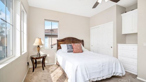 21 Salton, Irvine CA  92602-2425 exterior