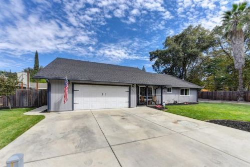 8575 Gaines Ave, Citrus Heights, CA 95662-3940