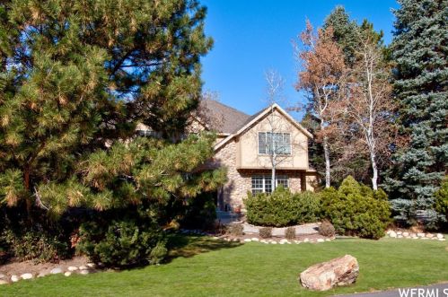 25 Snowstar Ln, Sandy UT 84092-4800 exterior