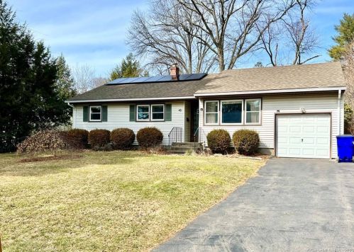 48 Maxwell Dr, Hartford, CT 06107-1403