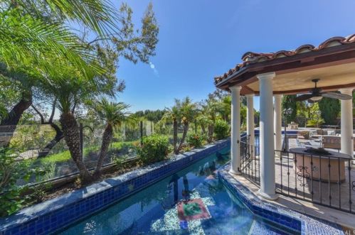 25 Blue Smt, Irvine CA  92603-0168 exterior
