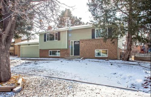 364 Nile St, Aurora, CO 80012-2238