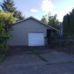6028 Reedway St, Portland, OR 97206-5445