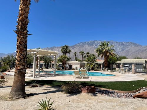 1505 Sunflower Cir, Palm Springs, CA 92262-1870