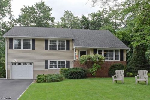 15 Terry Dr, Morristown, NJ 07960-4713