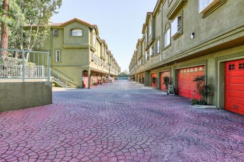 8302 Somerset Ranch Rd, Paramount, CA 90723-8401