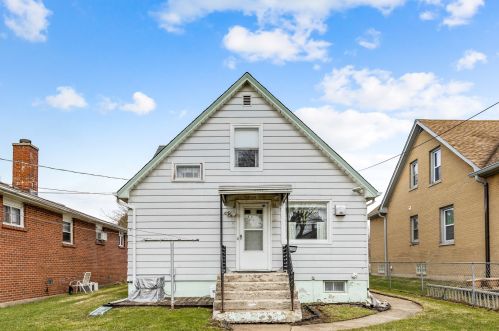 1546 Lincoln St, North Chicago, IL 60064-1820