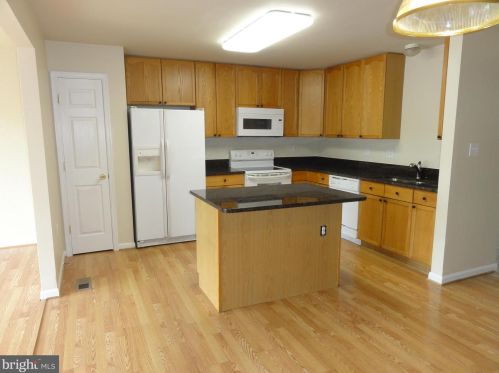 22 Crawford Dr, Charles Town, WV 25414-6502