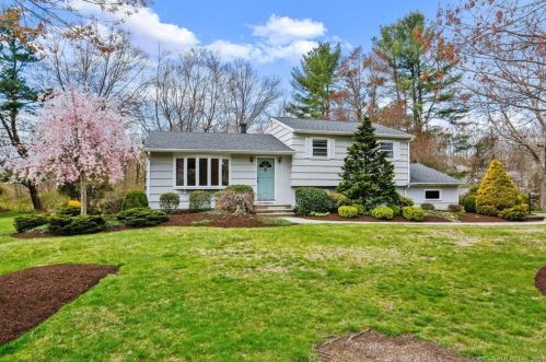 65 Maiden Ln, Upper Stepney, CT 06468-1851