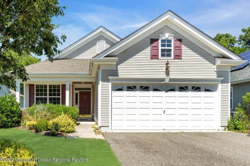65 Chesterfield Dr, Jackson Twp, NJ 08527-6322