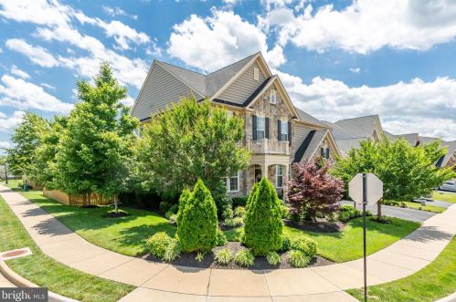 13903 Barrymore Ct, Gainesville, VA 20155-5943