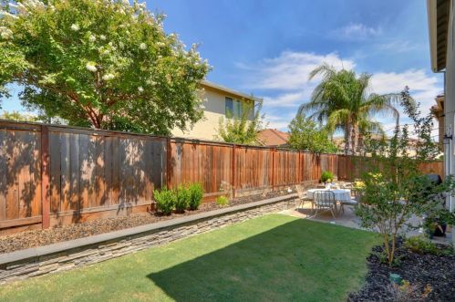 9979 Asilomar Ln, Elk Grove CA  95757-2549 exterior