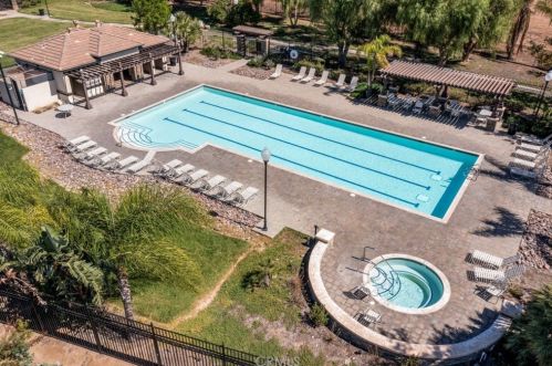 17876 Robusta Dr, Riverside CA  92503-7072 exterior