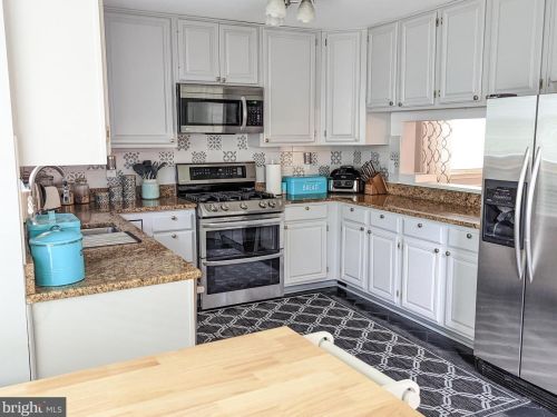 12914 Acorn Hollow Ln, Silver Spring MD  20906-3200 exterior