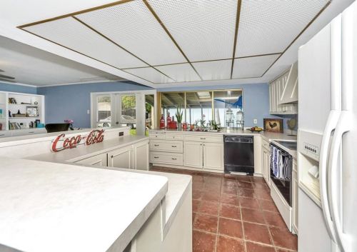 413 Thistle Dr, Garland TX 75043-3236 exterior