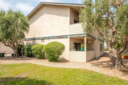 233 Stage Coach Rd, Oceanside, CA 92057-7001