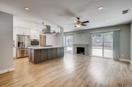 2425 Sarbonne Dr, Oceanside, CA 92054-5737