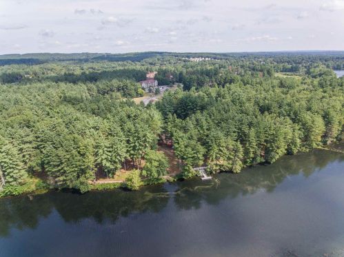 11 Bartemus Trl, Nashua, NH 03063-7617