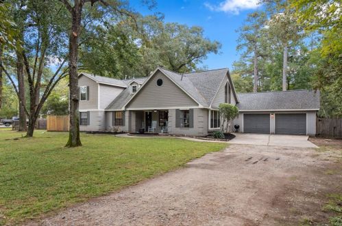 30 Timber Ln, Conroe TX  77384-3126 exterior