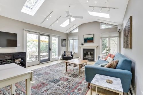 12 Sunset Ter, Maplewood, NJ 07040-1032