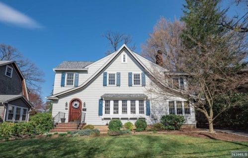 79 Van Allen Rd, Ridgewood, NJ 07452-1320