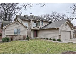 2089 Royale Dr, Saint Paul, MN 55122-3394