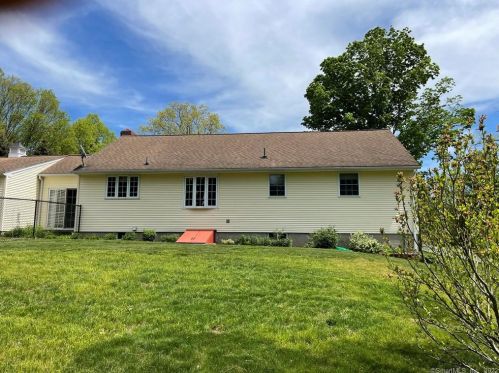 25 Avery Rd, Somers, CT 06071-1539