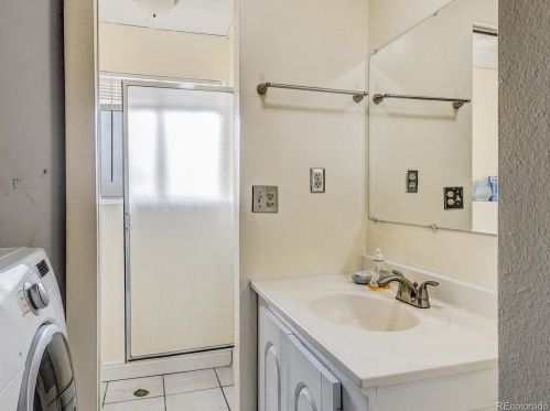 16492 Wyoming Dr, Aurora CO 80017-4159 exterior