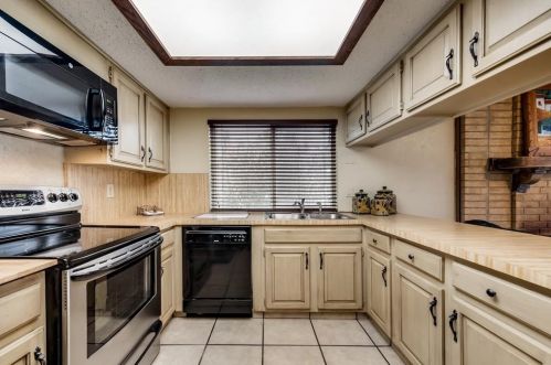 6301 Galaxie Rd, Garland TX 75044-8117 exterior