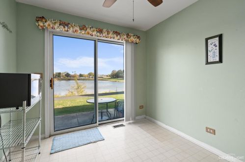 791 Daybreak Ln, Carol Stream IL  60188-3614 exterior