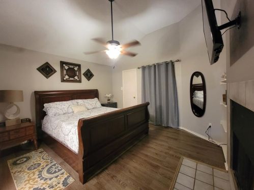 6816 Ashbury Dr, Fort Worth TX  76133-5868 exterior