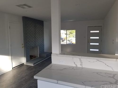 8901 Moonbeam Ave, Van Nuys, CA 91402-2623