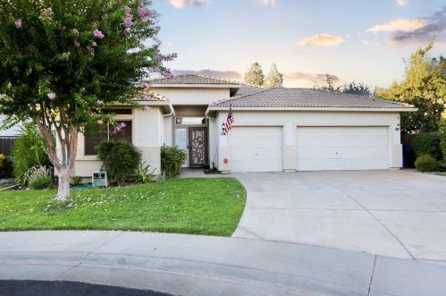 8563 Mission Bells Ct, Elk Grove, CA 95624-4211