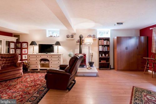 303 Devon Dr, Lancaster PA  17603-4609 exterior