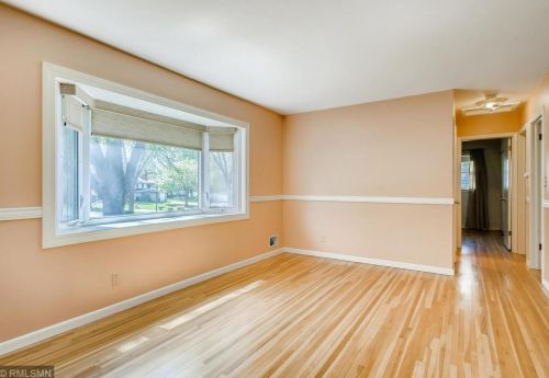 392 Grafton Ave, Saint Paul MN  55128-6528 exterior