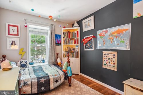 5269 Bradgen Ct, Springfield VA  22151-3524 exterior