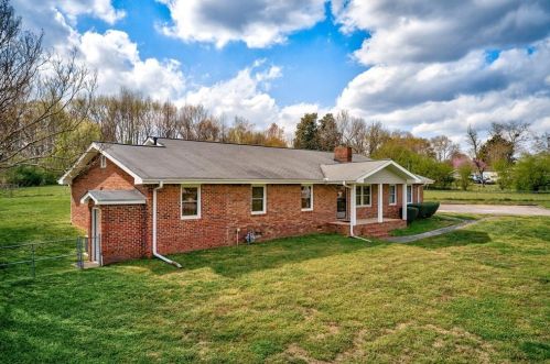 9666 Freehome Hwy, Holly Springs, GA 30115-4804